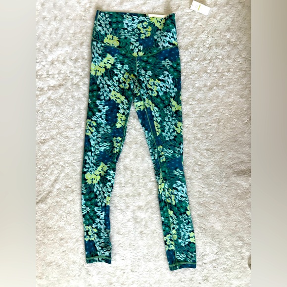 NWT- OFFLINE BY AERIE Real Me Xtra 7/8 Legging - Picture 2 of 12
